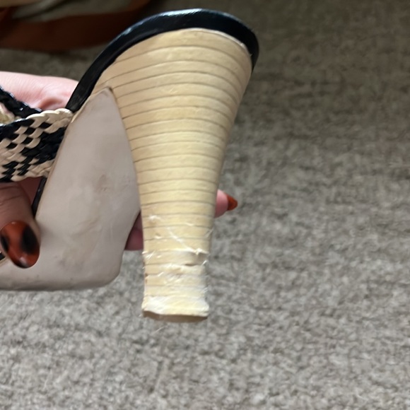 Stuart Weitzman for Martinique black and natural raffia heel sandal size 8 - Picture 3 of 4